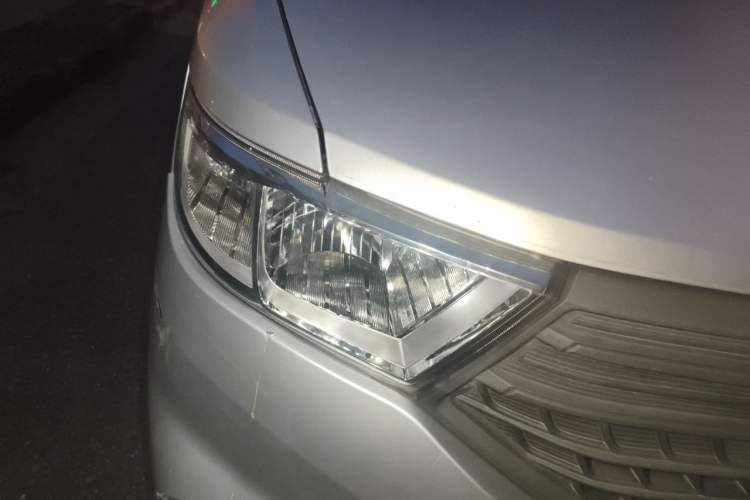 Used Wuling Hongguang V 2019 1.5L Jingqu Version China VI LAR Right Front Headlight