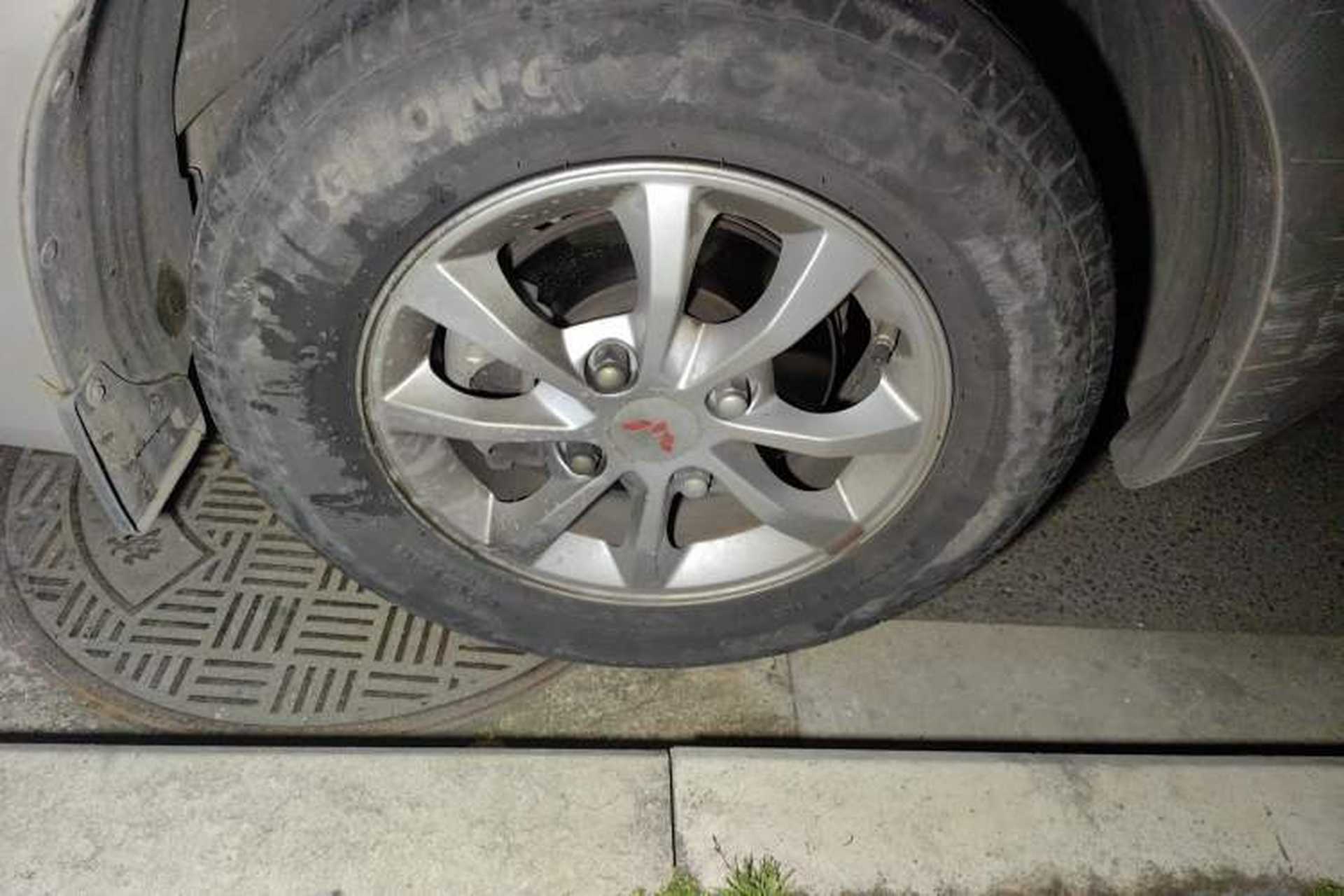 Used Wuling Hongguang V 2019 1.5L Enjoyment Version China VI LAR Right Front Wheel Hub