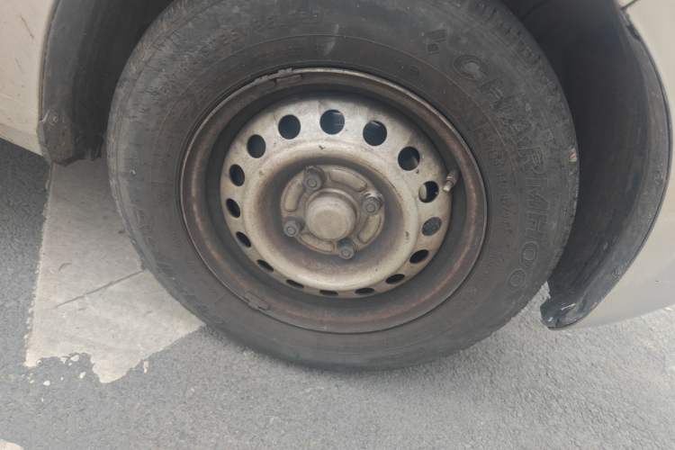 Used Wuling Hongguang V 2019 1.5L Jingqu Version China VI LAR Right Front Wheel Hub