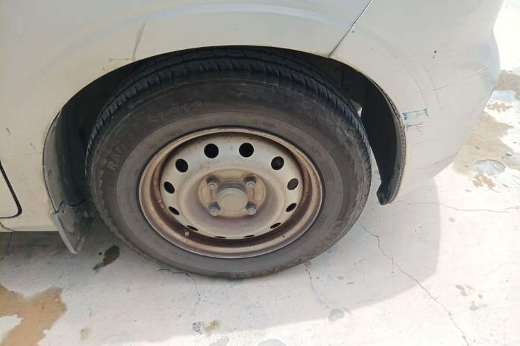 Used Wuling Hongguang V 2019 1.5L Base Window-Sealed Vehicle China VI LAR Right Front Wheel Hub