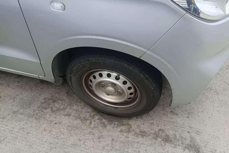 Used Wuling Hongguang V 2019 1.5L Jingqu Version China VI LAR Right Front Wheel Hub