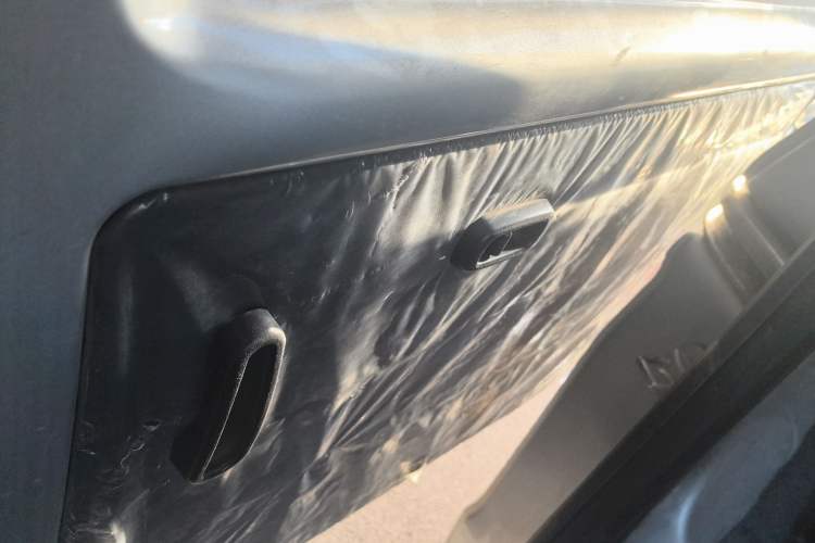 Used Wuling Hongguang V 2019 1.5L Base Window-Sealed Vehicle China VI LAR Right Rear Door Interior