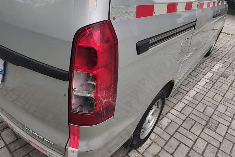 Used Wuling Hongguang V 2019 1.5L Jingqu Edition Sealed-Window Vehicle China VI LAR Right Rear Taillight