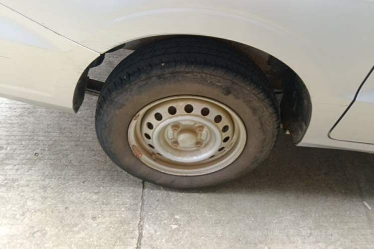 Used Wuling Hongguang V 2019 1.5L Jingqu Version China VI LAR Right Rear Wheel Hub
