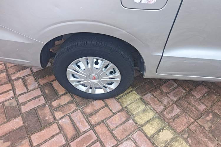 Used Wuling Hongguang V 2019 1.5L Jingqu Version China VI LAR Right Rear Wheel Hub