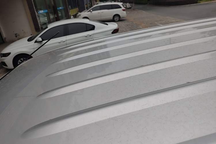 Used Wuling Hongguang V 2019 1.5L Jingqu Edition Sealed-Window Vehicle China VI LAR Roof