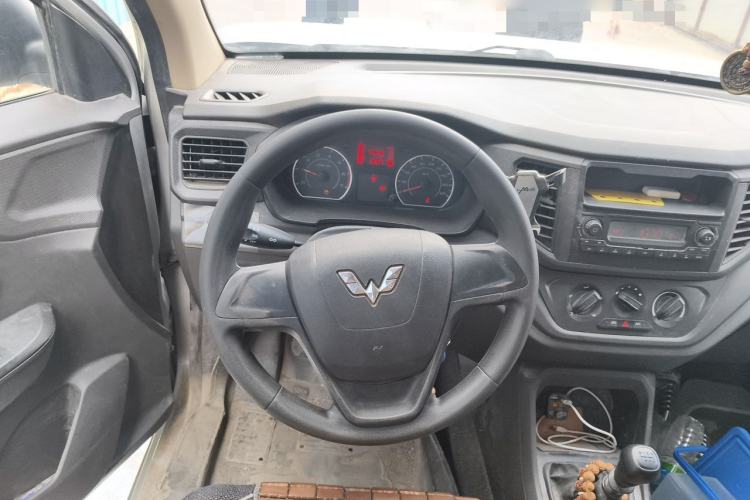 Used Wuling Hongguang V 2019 1.5L Base Version China VI LAR Steering Wheel