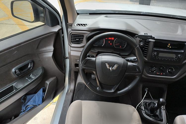 Used Wuling Hongguang V 2019 1.5L Jingqu Version China VI LAR Steering Wheel
