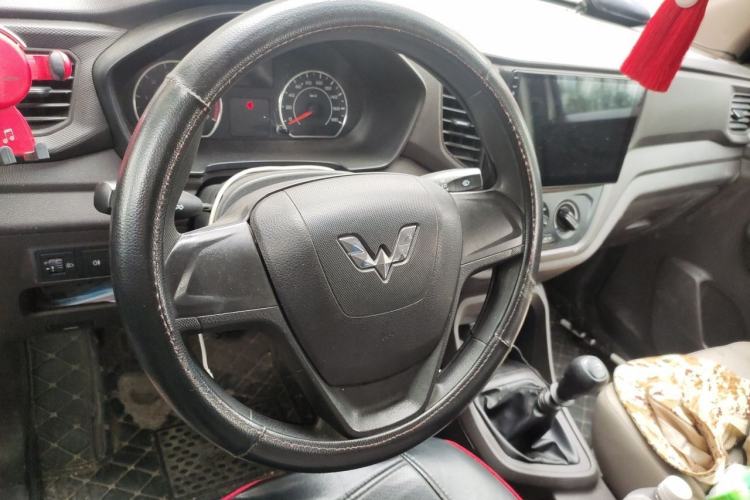 Used Wuling Hongguang V 2019 1.5L Jingqu Version China VI LAR Steering Wheel