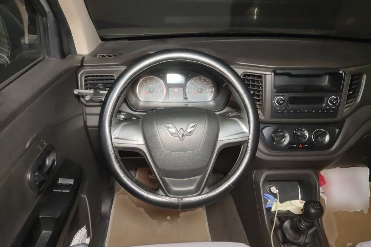 Used Wuling Hongguang V 2019 1.5L Jingqu Version China VI LAR Steering Wheel