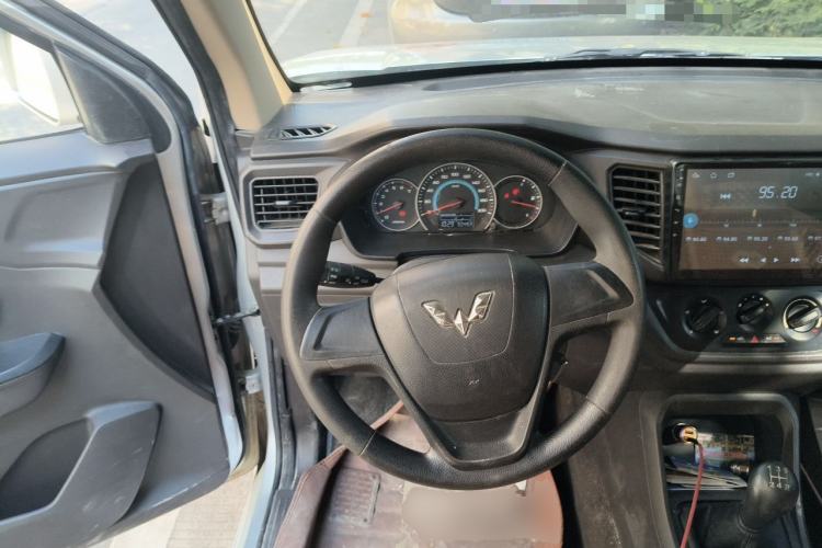 Used Wuling Hongguang V 2019 1.5L Standard Version L2B Steering Wheel