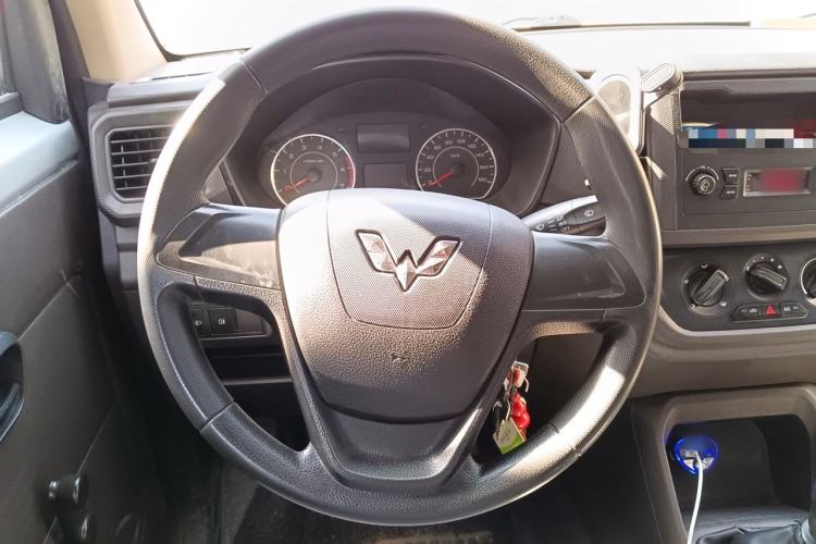 Used Wuling Hongguang V 2019 1.5L Base Version China VI LAR Steering Wheel