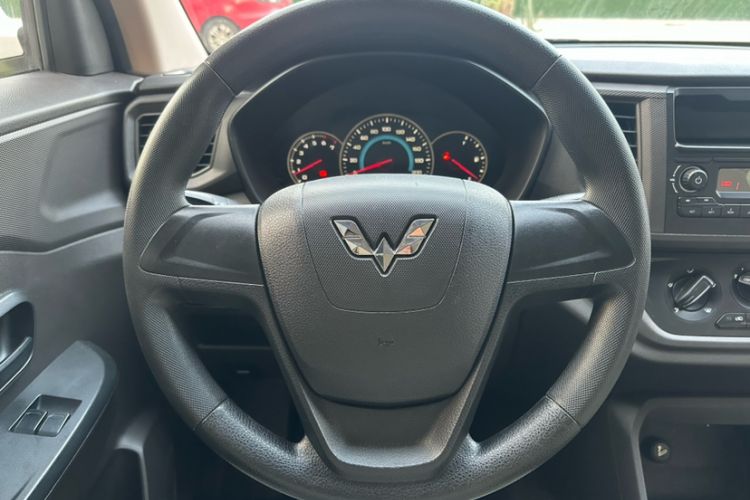 Used Wuling Hongguang V 2019 1.5L Enjoyment Version China VI LAR Steering Wheel