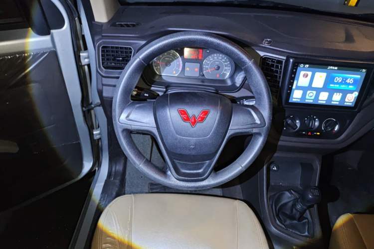 Used Wuling Hongguang V 2019 1.5L Jingqu Version China VI LAR Steering Wheel