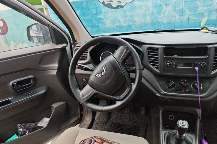 Used Wuling Hongguang V 2019 1.5L Base Version China VI LAR Steering Wheel