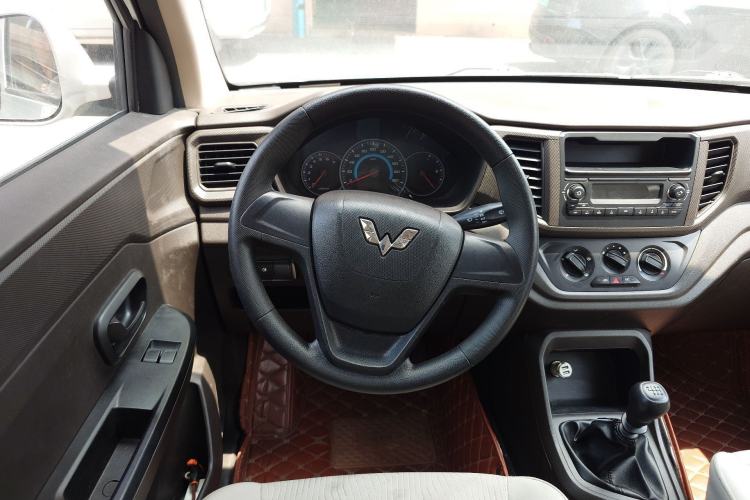 Used Wuling Hongguang V 2019 1.5L Standard Version China VI LAR Steering Wheel