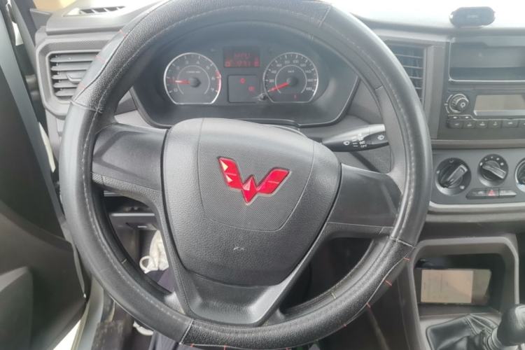 Used Wuling Hongguang V 2019 1.5L Base Version China VI LAR Steering Wheel