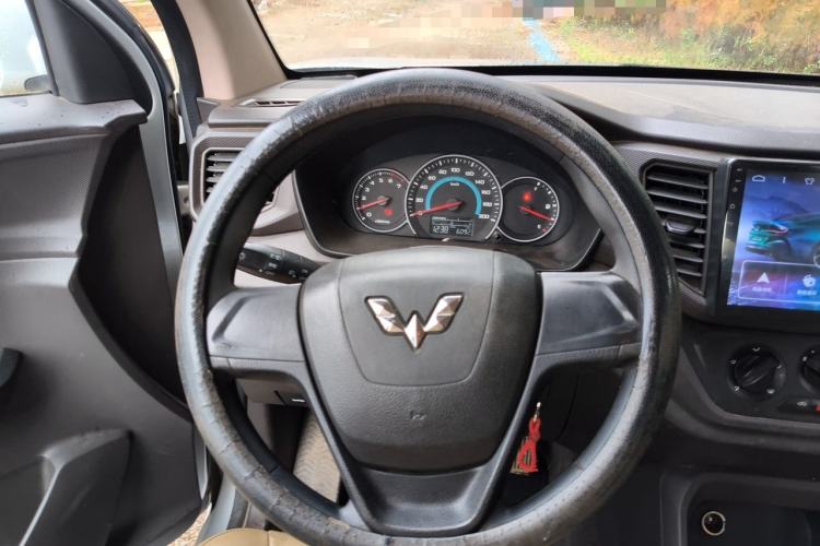 Used Wuling Hongguang V 2019 1.5L Enjoyment Version L2B Steering Wheel