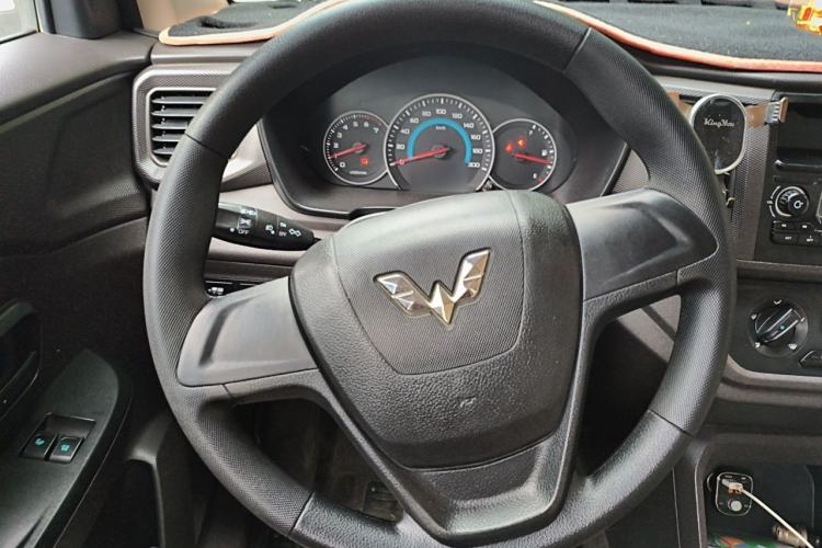 Used Wuling Hongguang V 2019 1.5L Enjoyment Version China VI LAR Steering Wheel