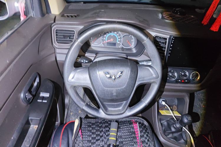 Used Wuling Hongguang V 2019 1.5L Enjoyment Version China VI LAR Steering Wheel