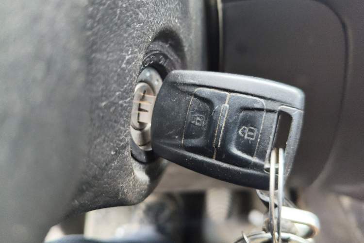 Used Wuling Hongguang V 2019 1.5L Jingqu Edition Sealed-Window Vehicle China VI LAR Vehicle Key