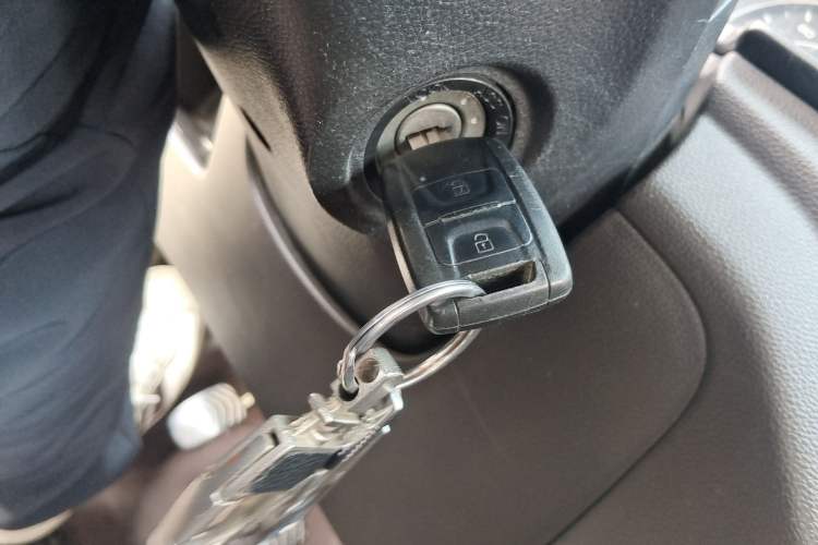 Used Wuling Hongguang V 2019 1.5L Jingqu Version China VI LAR Vehicle Key