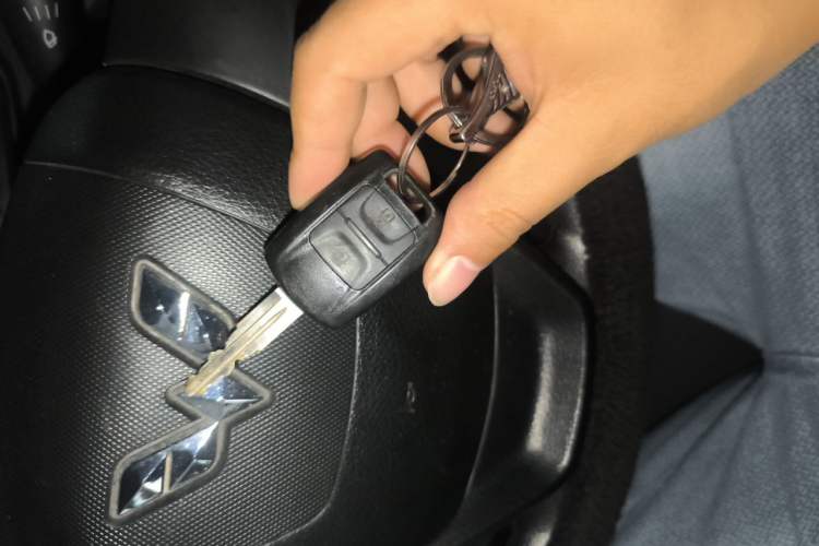 Used Wuling Hongguang V 2019 1.5L Enjoyment Version L2B Vehicle Key
