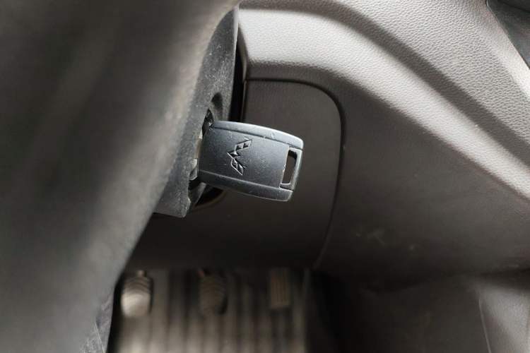 Used Wuling Hongguang V 2019 1.5L Enjoyment Version China VI LAR Vehicle Key