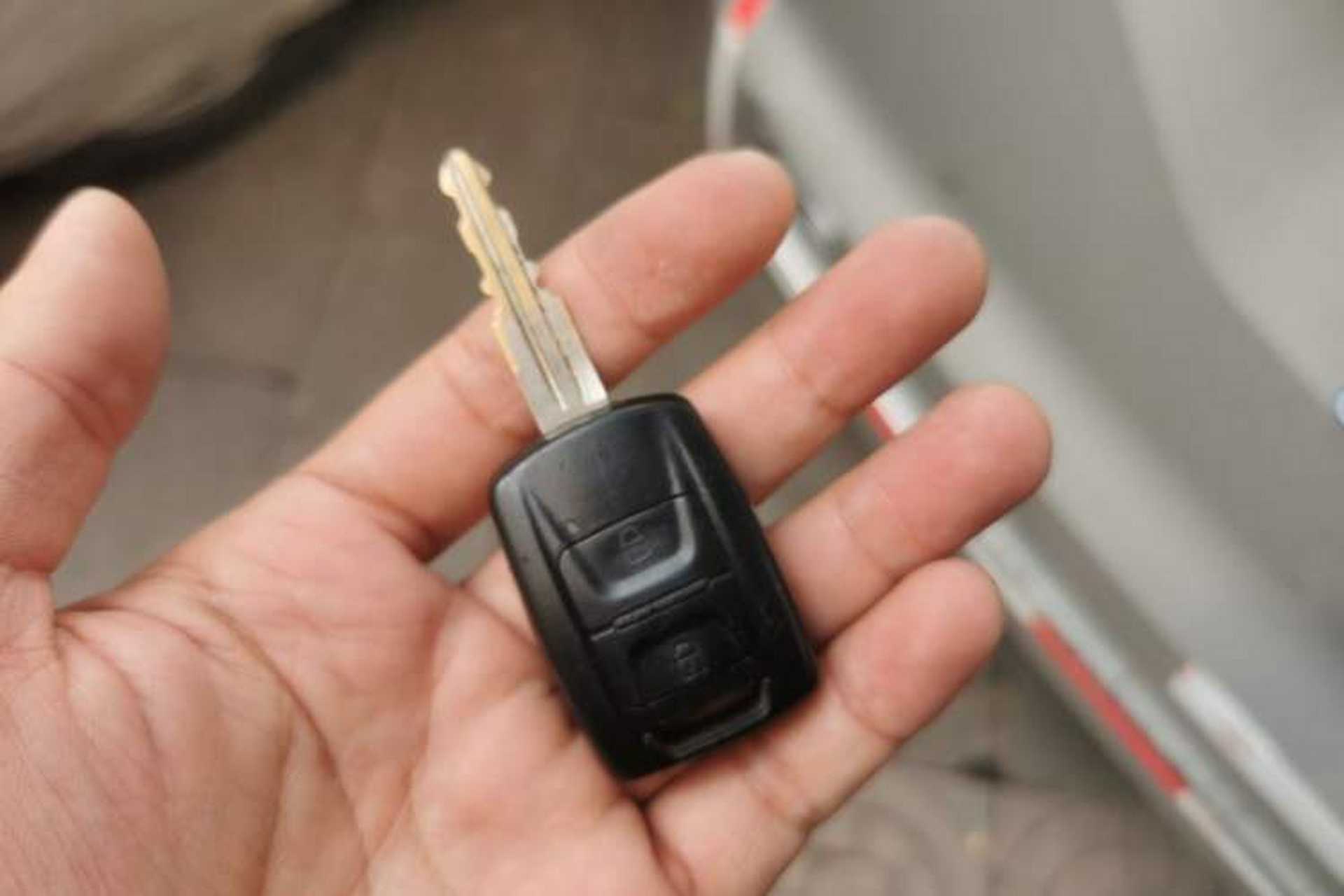 Used Wuling Hongguang V 2019 1.5L Base Window-Sealed Vehicle China VI LAR Vehicle Key
