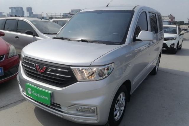 Used Wuling Hongguang V 2019 1.5L Enjoyment Version China VI LAR