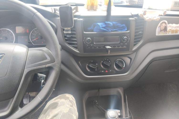 Used Wuling Hongguang V 2019 1.5L Jingqu Edition Sealed-Window Vehicle China VI LAR Audio And AC Panel