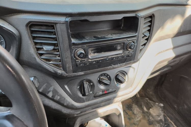 Used Wuling Hongguang V 2019 1.5L Jingqu Version China VI LAR Audio And AC Panel
