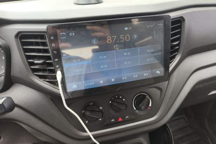 Used Wuling Hongguang V 2019 1.5L Enjoyment Version China VI LAR Audio And AC Panel
