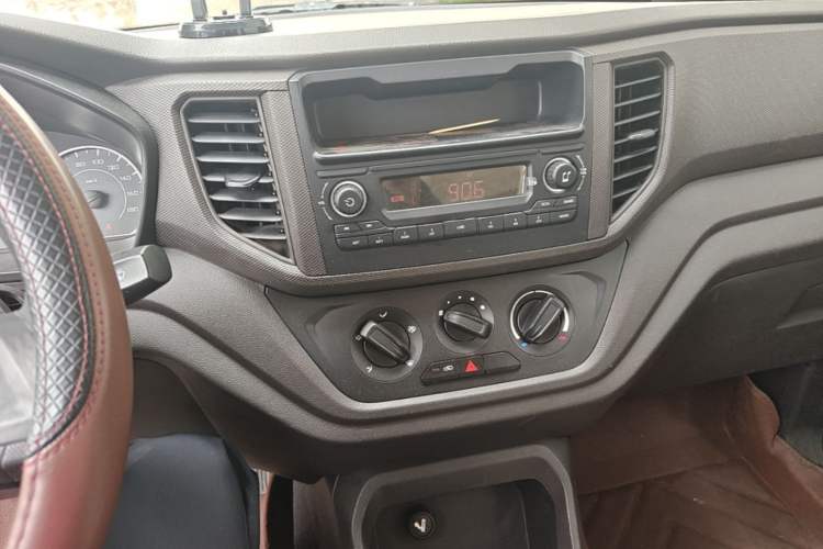 Used Wuling Hongguang V 2019 1.5L Jingqu Version China VI LAR Audio And AC Panel