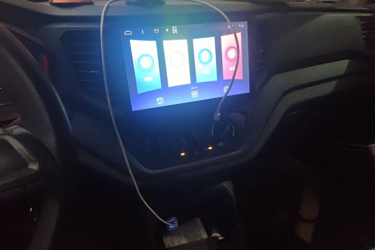 Used Wuling Hongguang V 2019 1.5L Base Window-Sealed Vehicle China VI LAR Audio And AC Panel
