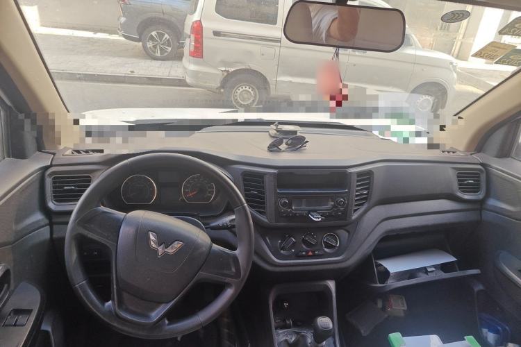 Used Wuling Hongguang V 2019 1.5L Jingqu Version China VI LAR Center Console