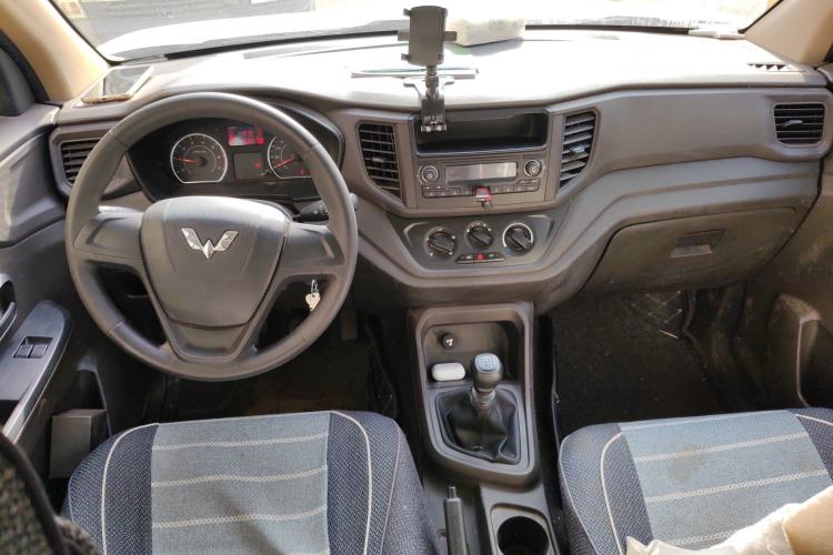 Used Wuling Hongguang V 2019 1.5L Jingqu Version China VI LAR Center Console