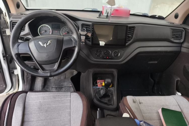 Used Wuling Hongguang V 2019 1.5L Base Version China VI LAR Center Console