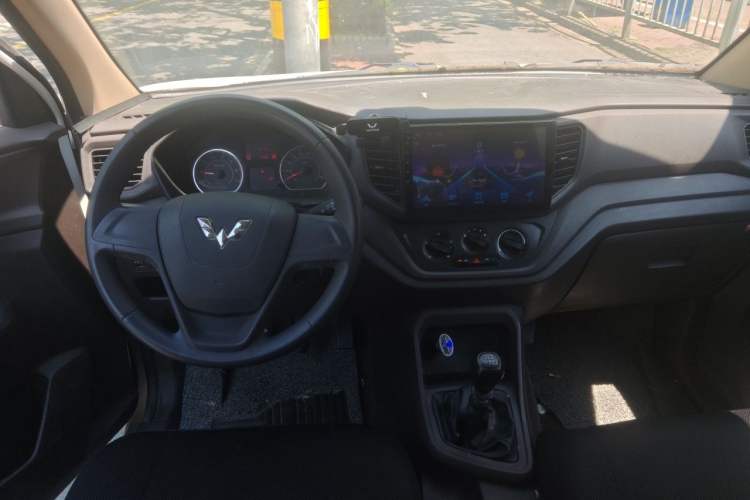 Used Wuling Hongguang V 2019 1.5L Jingqu Version China VI LAR Center Console