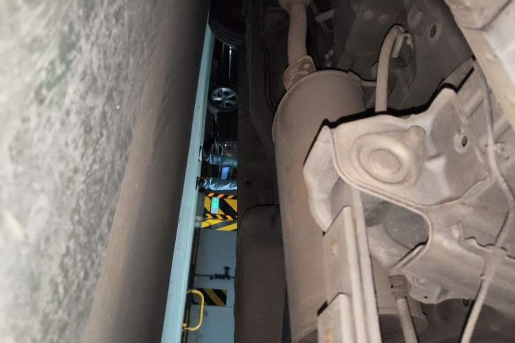 Used Wuling Hongguang V 2019 1.5L Base Window-Sealed Vehicle China VI LAR Chassis Rear Left
