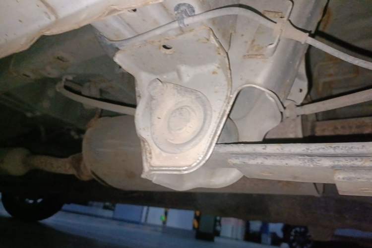 Used Wuling Hongguang V 2019 1.5L Standard Version China VI LAR Chassis Rear Left