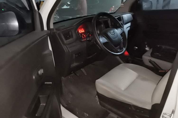 Used Wuling Hongguang V 2019 1.5L Base Window-Sealed Vehicle China VI LAR Driver Seat