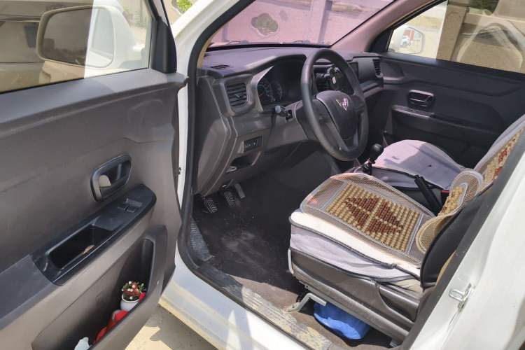 Used Wuling Hongguang V 2019 1.5L Enjoyment Version China VI LAR Driver Seat