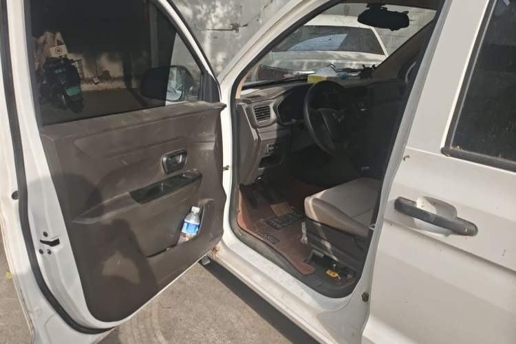 Used Wuling Hongguang V 2019 1.5L Base Version China VI LAR Driver Seat
