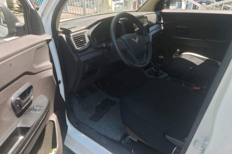 Used Wuling Hongguang V 2019 1.5L Jingqu Version China VI LAR Driver Seat