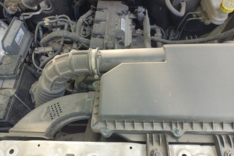 Used Wuling Hongguang V 2019 1.5L Jingqu Version China VI LAR Engine Bay