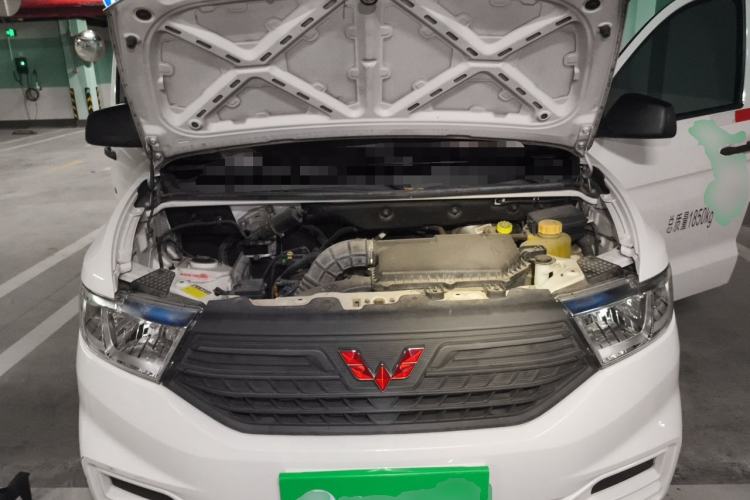 Used Wuling Hongguang V 2019 1.5L Jingqu Edition Sealed-Window Vehicle China VI LAR Engine Bay