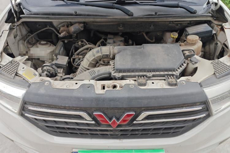 Used Wuling Hongguang V 2019 1.5L Base Version China VI LAR Engine Bay