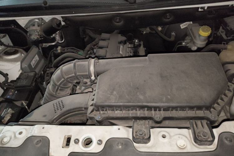 Used Wuling Hongguang V 2019 1.5L Base Window-Sealed Vehicle China VI LAR Engine Bay