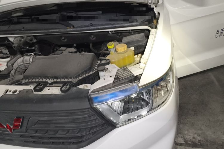 Used Wuling Hongguang V 2019 1.5L Jingqu Edition Sealed-Window Vehicle China VI LAR Engine Bay Left